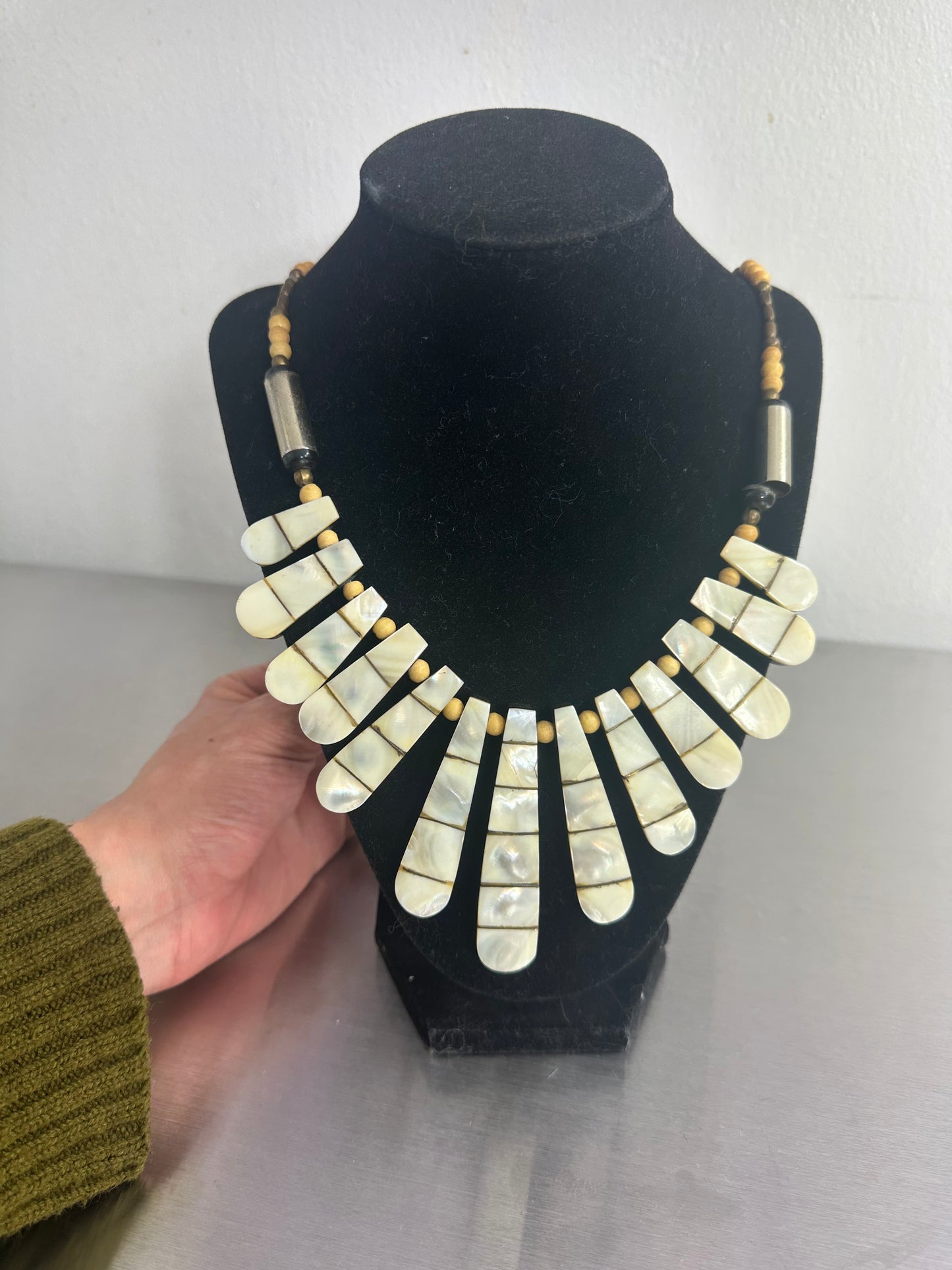 Natural Mother Of Pearl Panio Keys Necklace 18" Vintage Jewlery 70s 80s