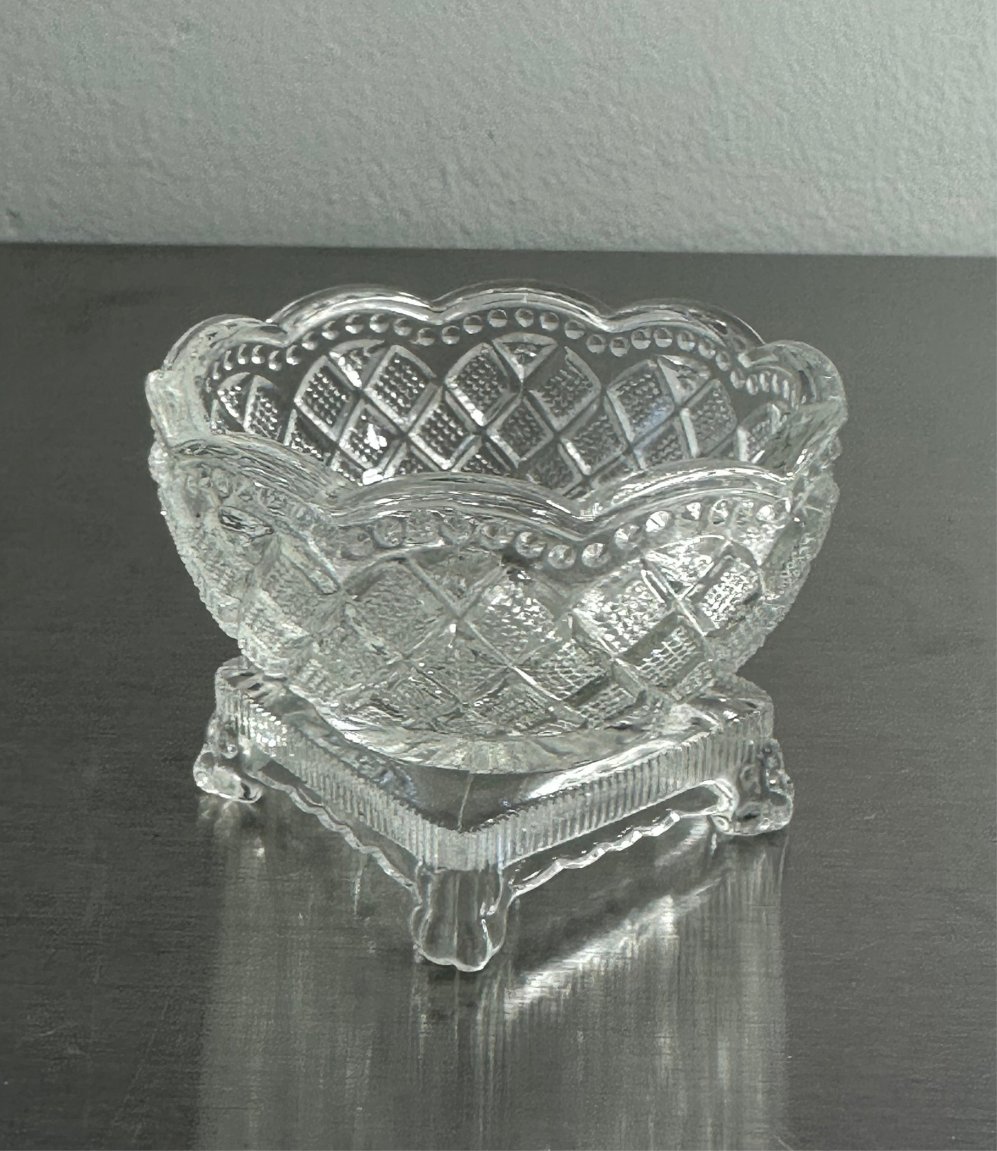 Avon By Fostoria Footed Glass Trinket Bowl Vintage ~ Diamond Lattice Scalloped
