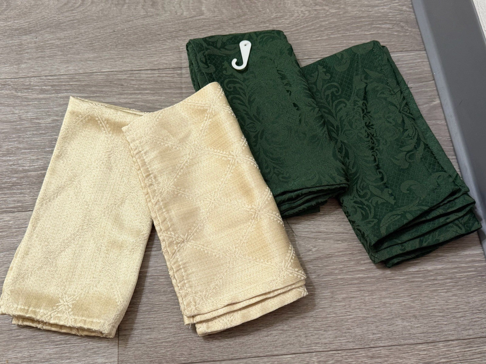 6 Cloth Napkins Cream & Green Festive Fall Holiday Jaclyn Smith Traditions