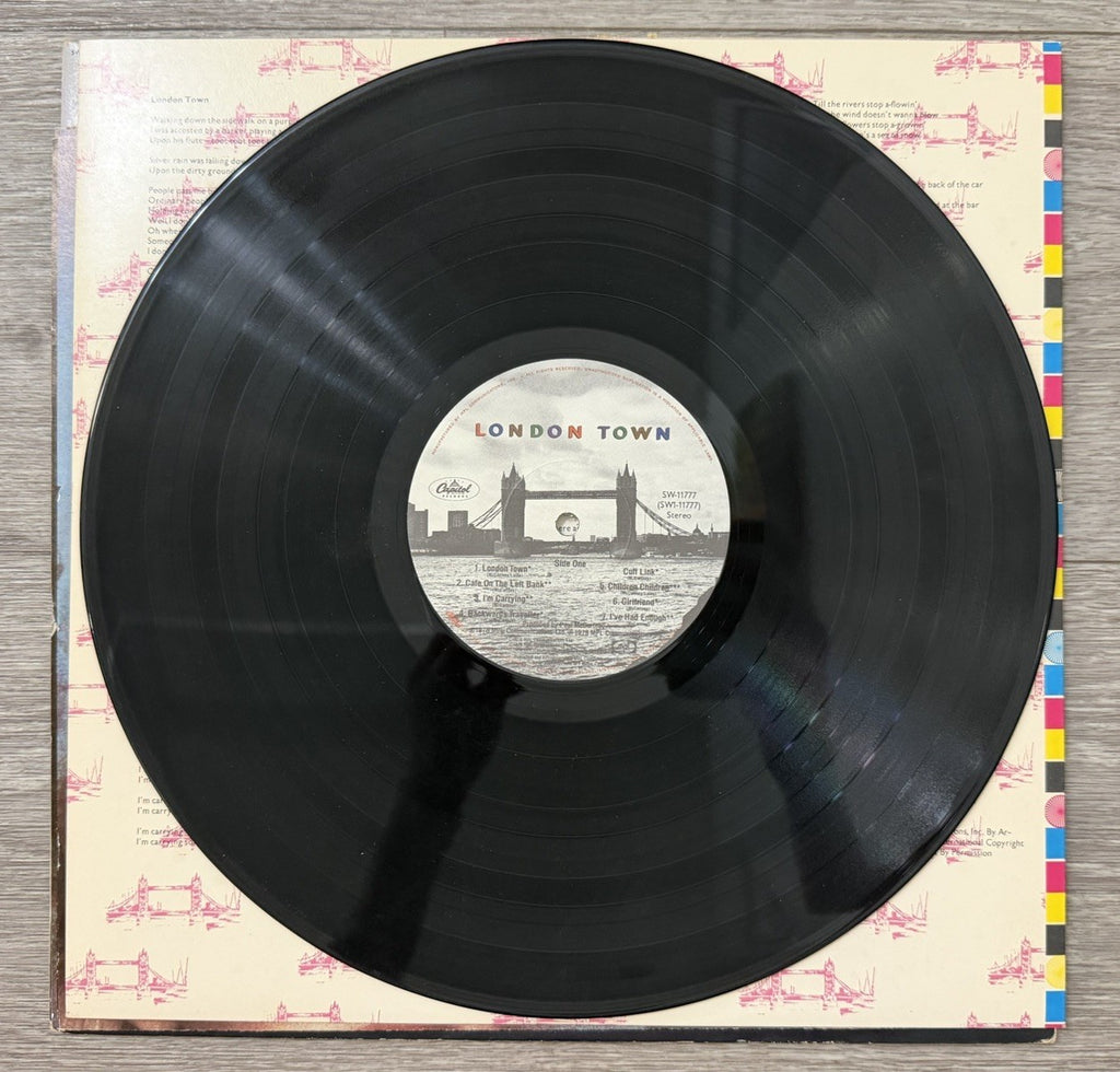 London Town SW-11777 with Poster VG/G+