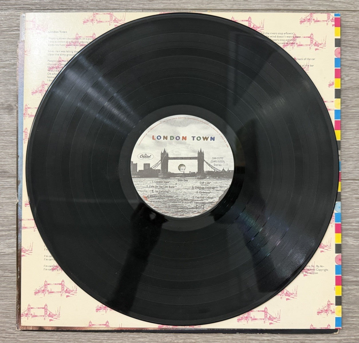 London Town SW-11777 with Poster VG/G+