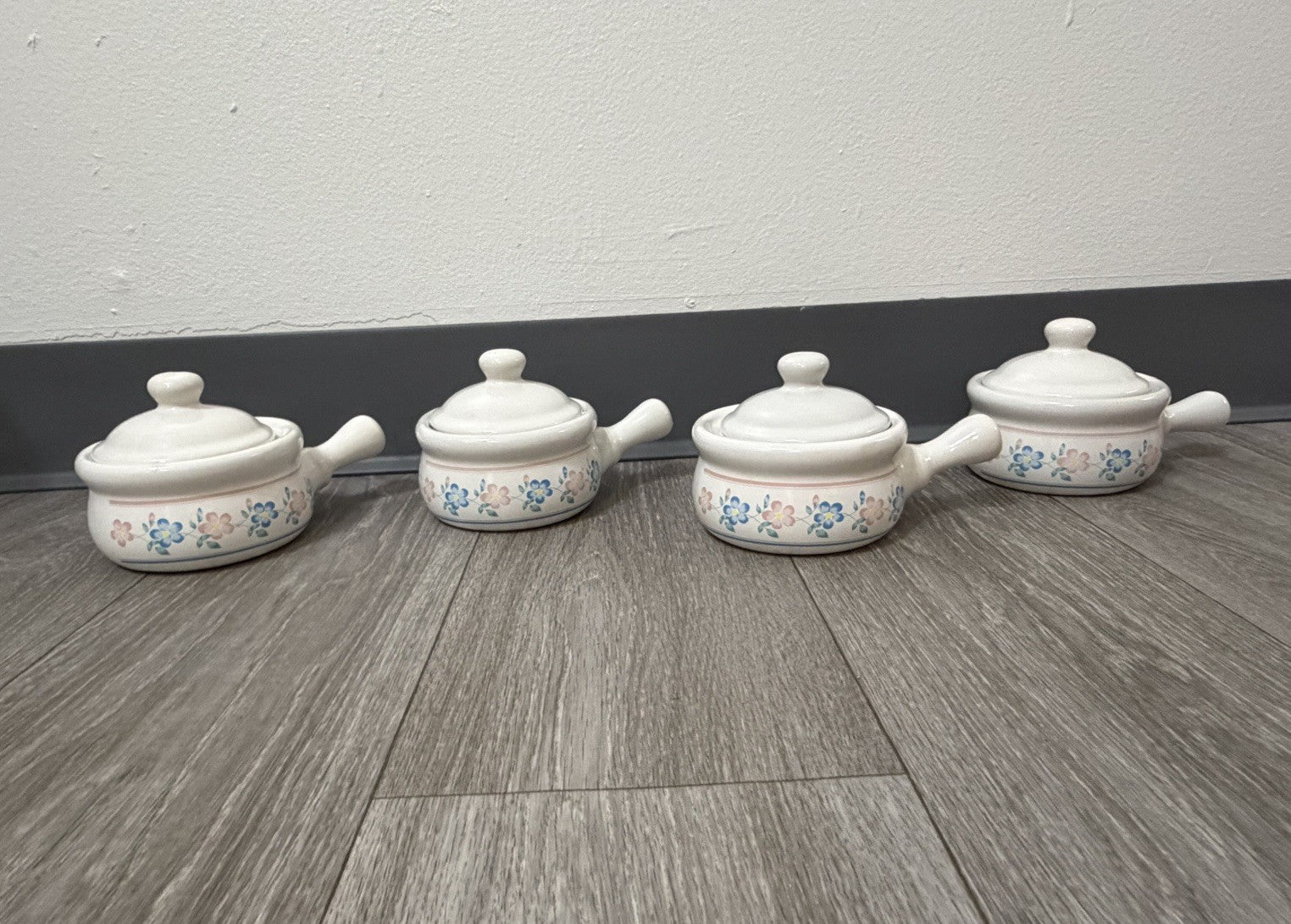 Vintage French Onion Soup Crock Bowl W/ Lid & Handle Blue Pink Flowers Set Of 4