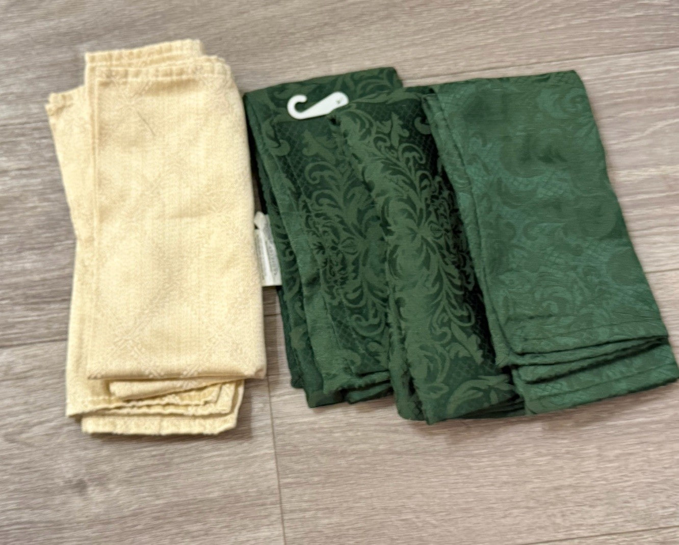 6 Cloth Napkins Cream & Green Festive Fall Holiday Jaclyn Smith Traditions