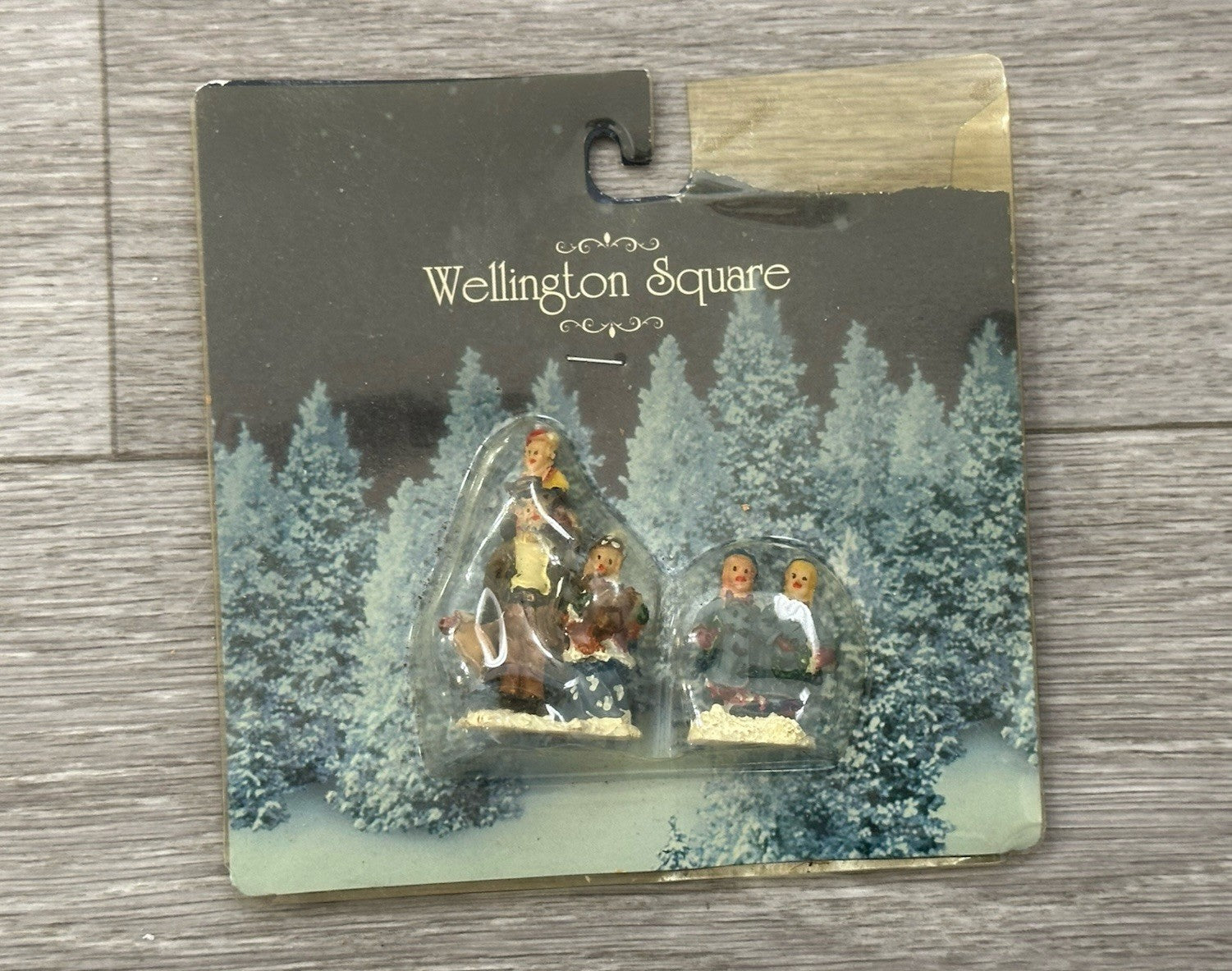 VTG Wellington Square 2004 Collectible Christmas Village Figurines New Old Stock