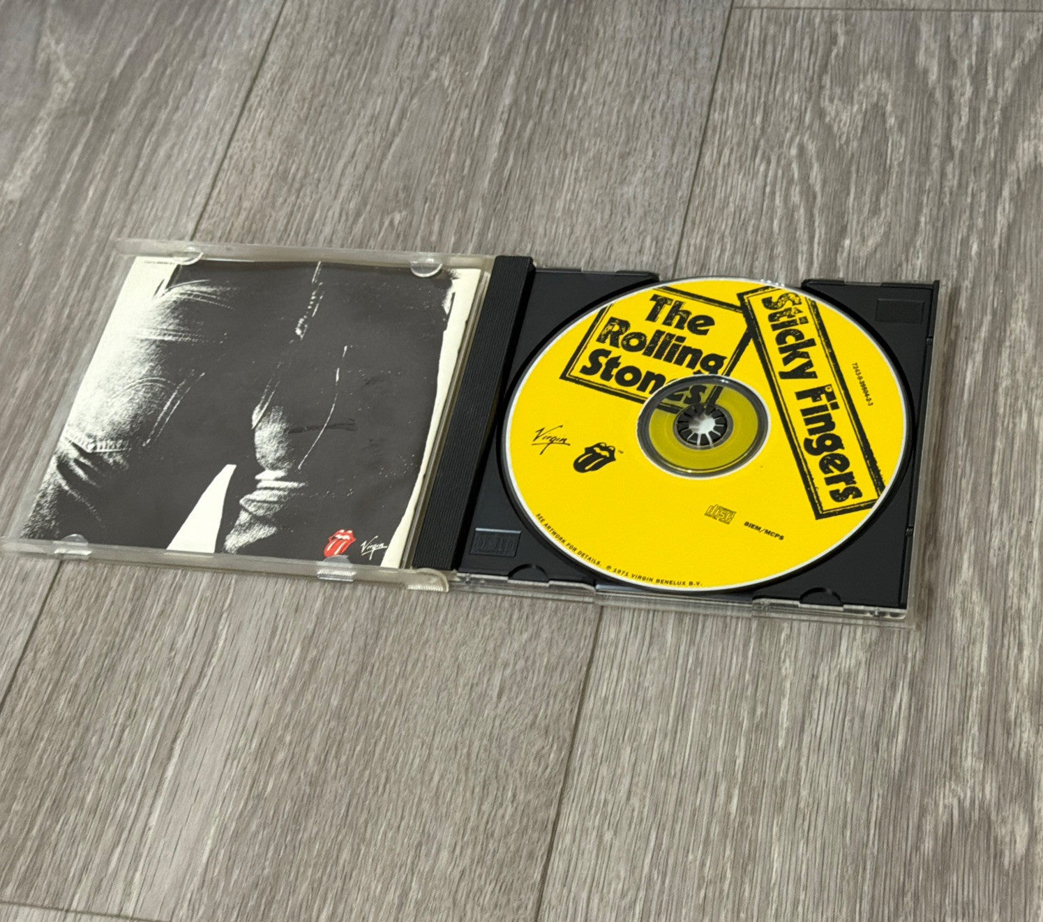 THE ROLLING STONES "STICKY FINGERS" CD: Rolling Stones 7243-8 39525-26