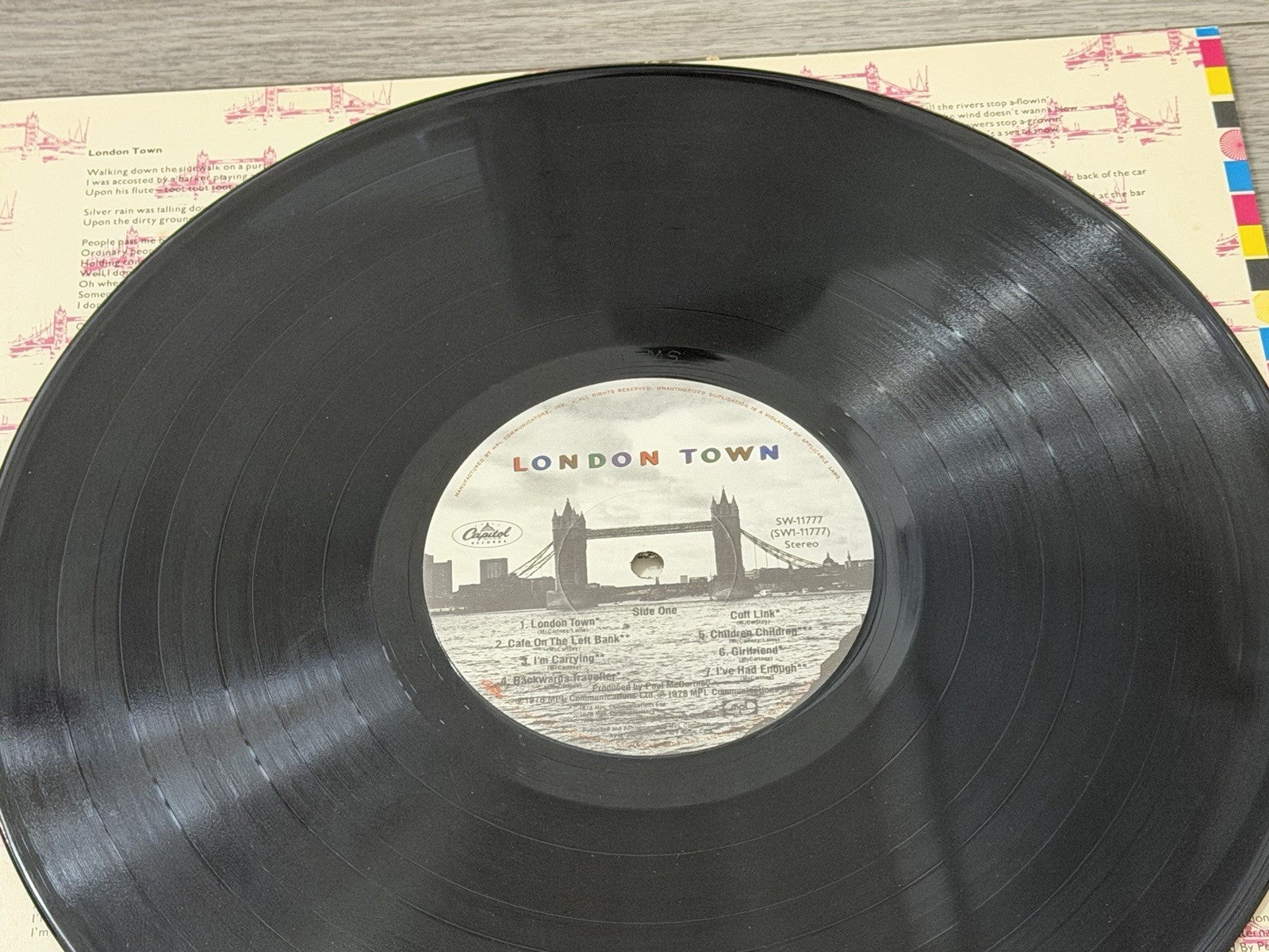 London Town SW-11777 with Poster VG/G+