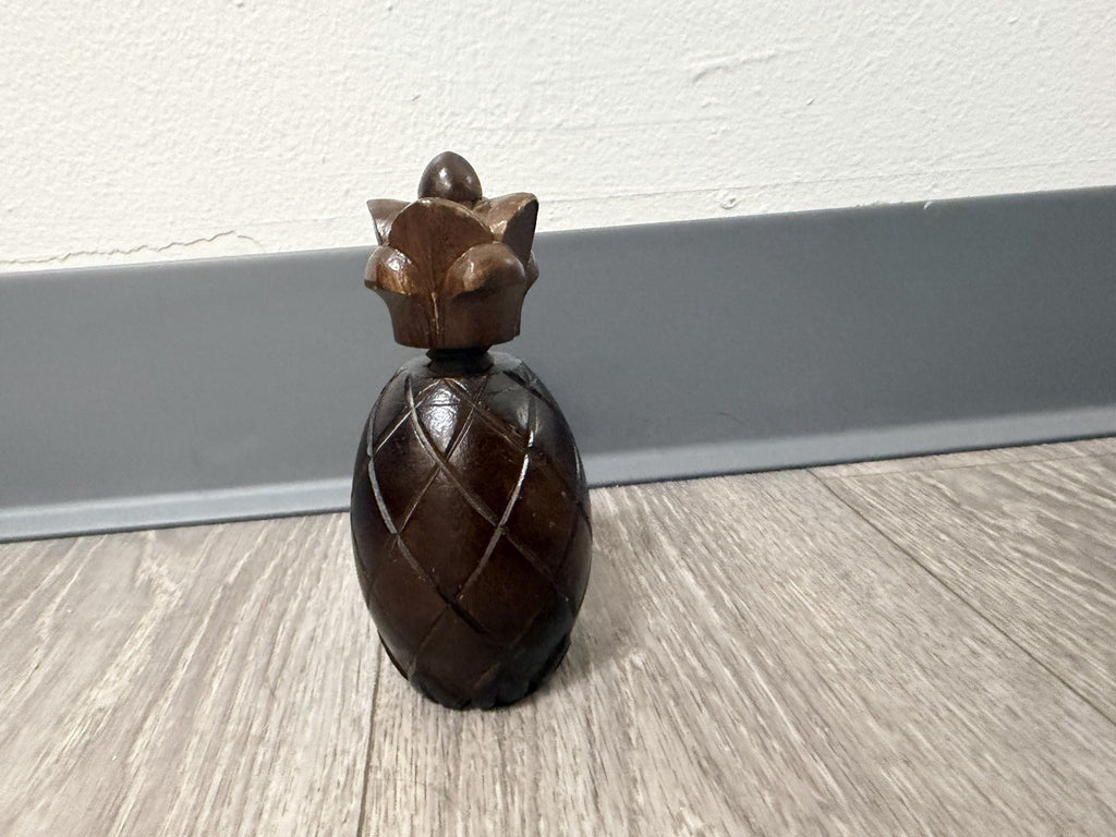 VINTAGE CARVED WOOD PINEAPPLE HAND HELD NUT CRACKER