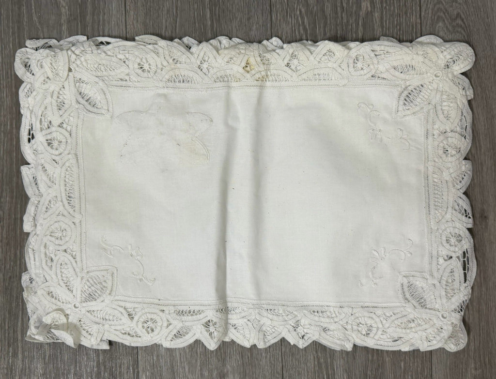 Vtg white cotton 7 napkins intricate lace cutwork 18x13 Set 8 Placemats STAINED
