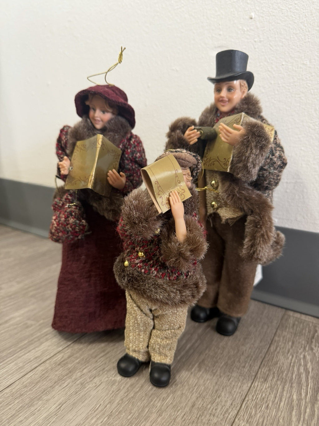 Vintage Christmas Carolers Caroling Dolls Tallest 11.25” Pacific Rim Holiday