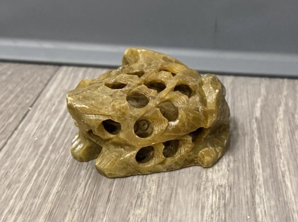 Soap Stone Hand Carved Green Frog Figurine 1 1/4" T x 2 3/4" x 2 1/2" India