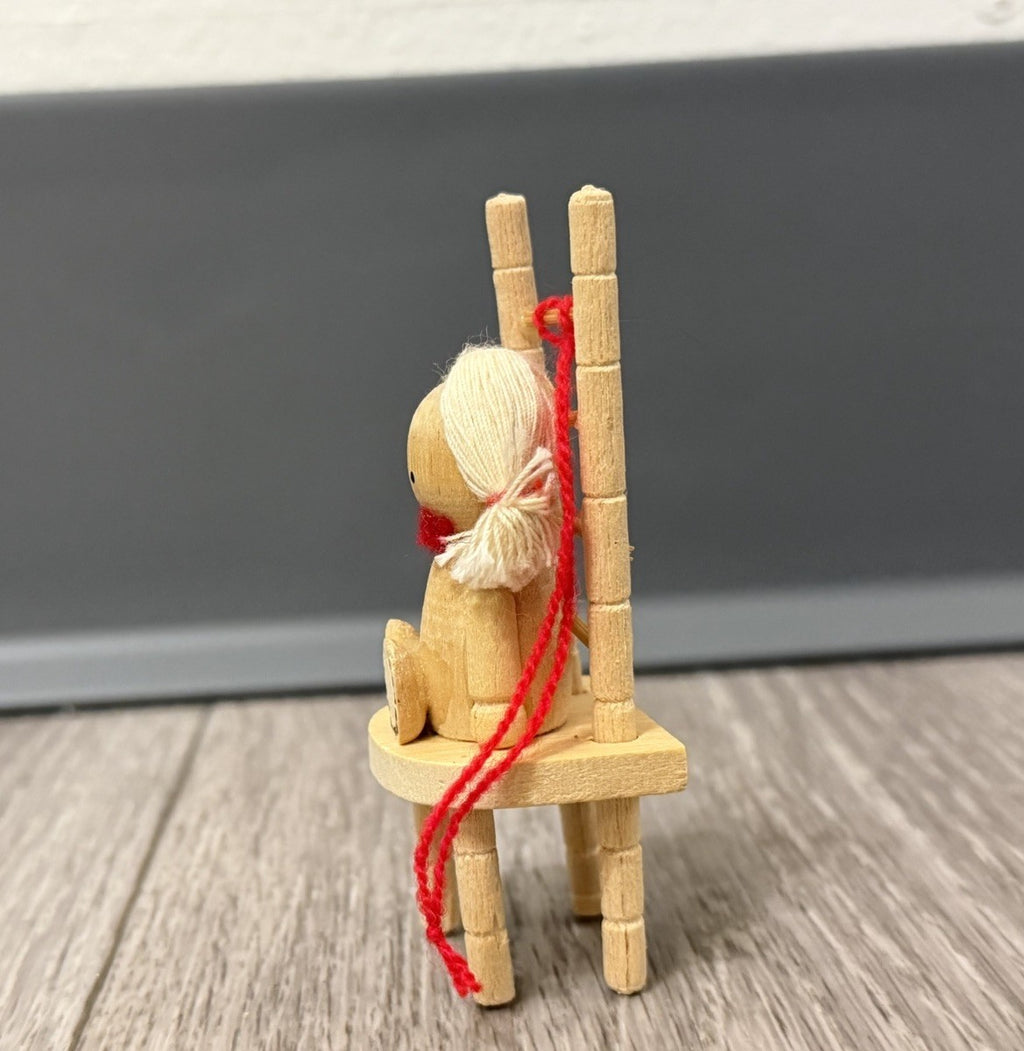 VINTAGE WOODEN GIRL SITTING ON CHAIR 3.25” ORNAMENT MADE IN TAIWAN (CB4408)