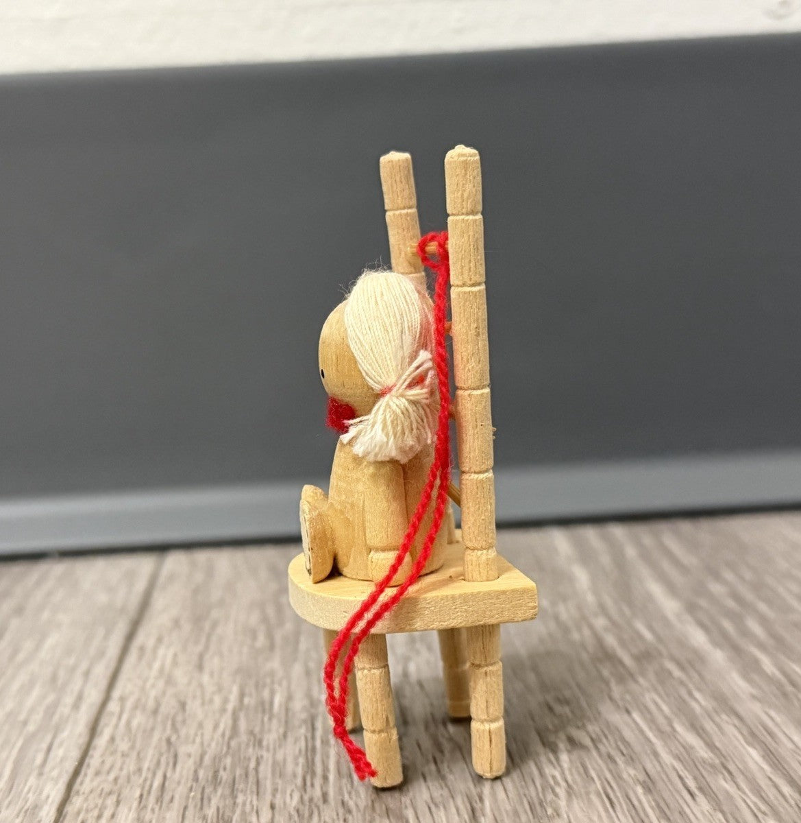 VINTAGE WOODEN GIRL SITTING ON CHAIR 3.25” ORNAMENT MADE IN TAIWAN (CB4408)