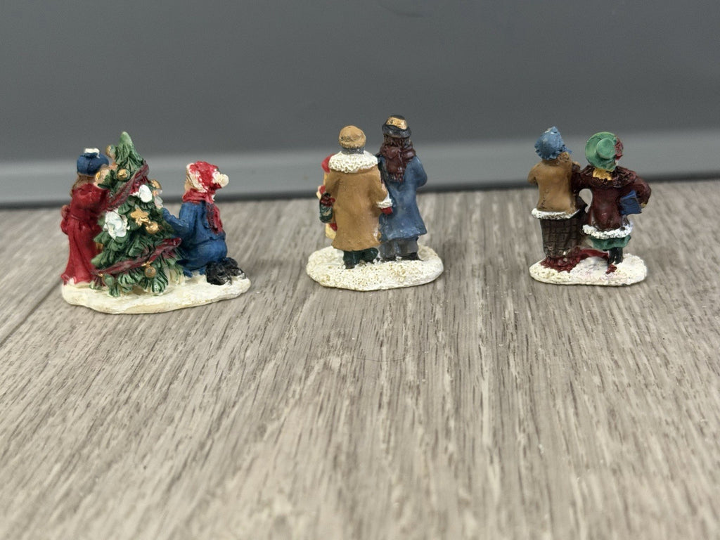 Christmas Village People Holiday Gathering With Christmas Tree Lot of 3 Figures