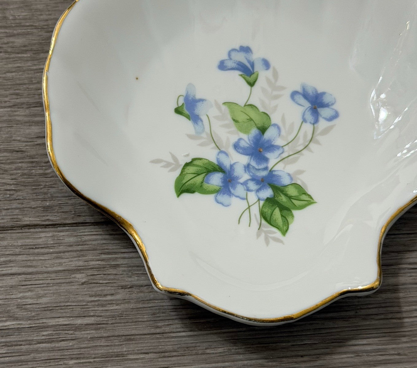 Vintage Apex Sea Clam Shell Gold Rim Blue Flowers Ceramic Trinket Dish