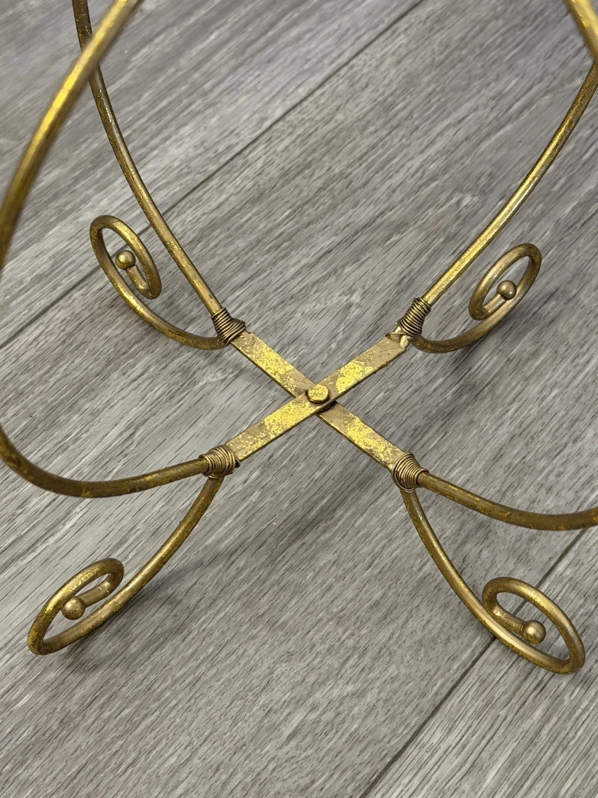 PIER 1 IMPORTS Goldtone Foldable Single Ornament Holder Display Stand