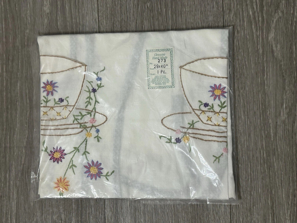 VINTAGE Embroidered Teacup Pockets Apron Handmade  No Bib 29 X 40” FLORAL - NIP