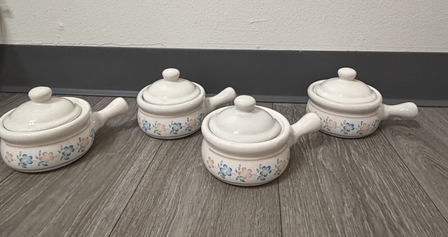 Vintage French Onion Soup Crock Bowl W/ Lid & Handle Blue Pink Flowers Set Of 4