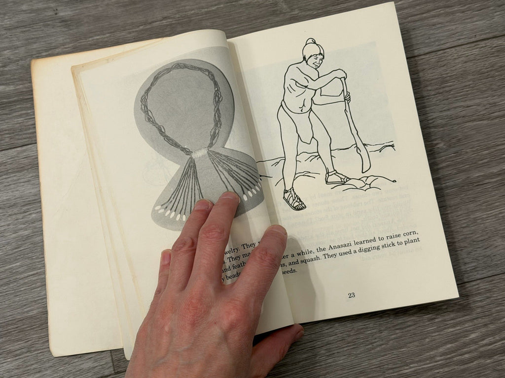 VINTAGE - The Old Ones: Children's Books About the Anasazi Indians