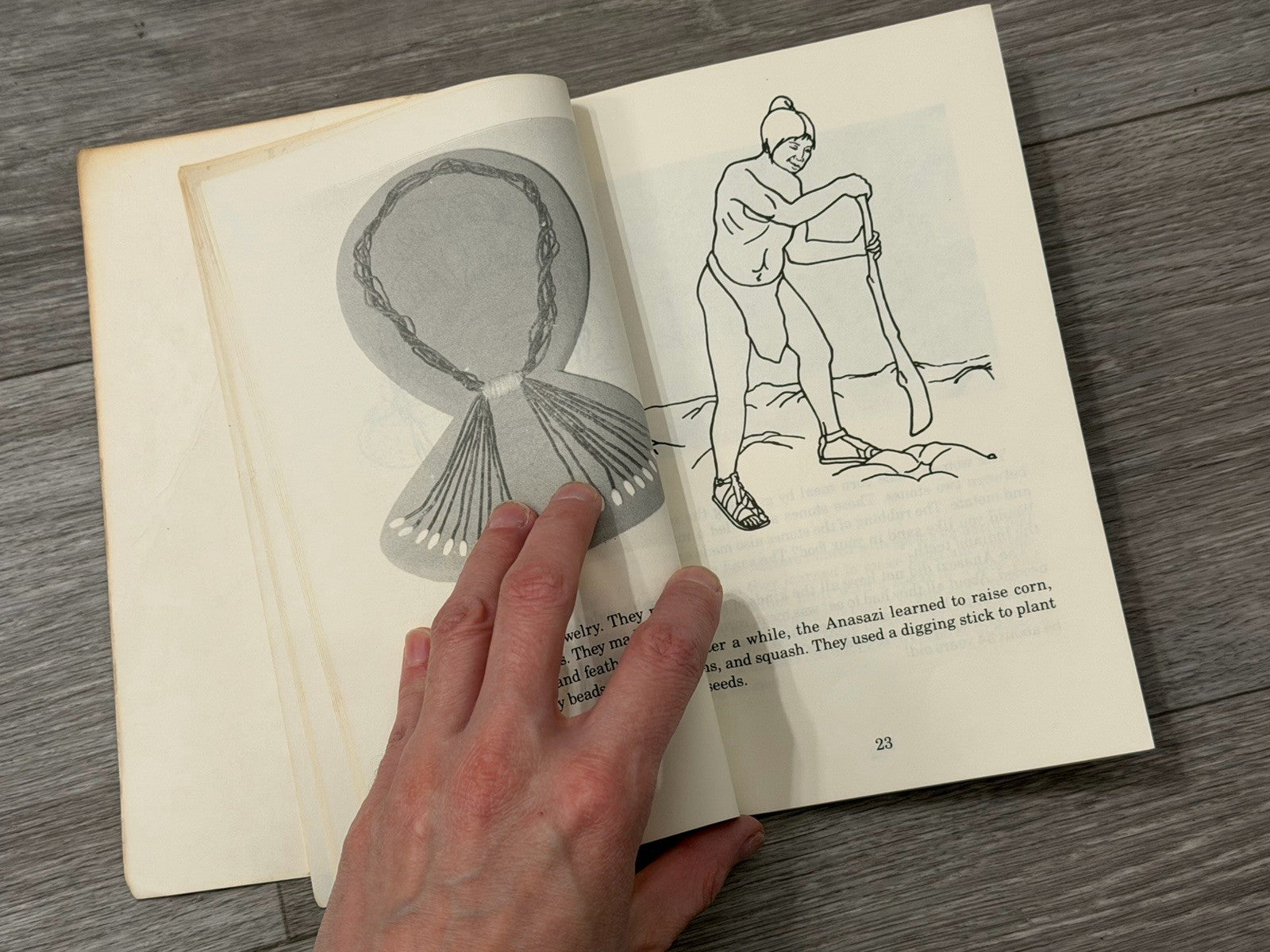 VINTAGE - The Old Ones: Children's Books About the Anasazi Indians