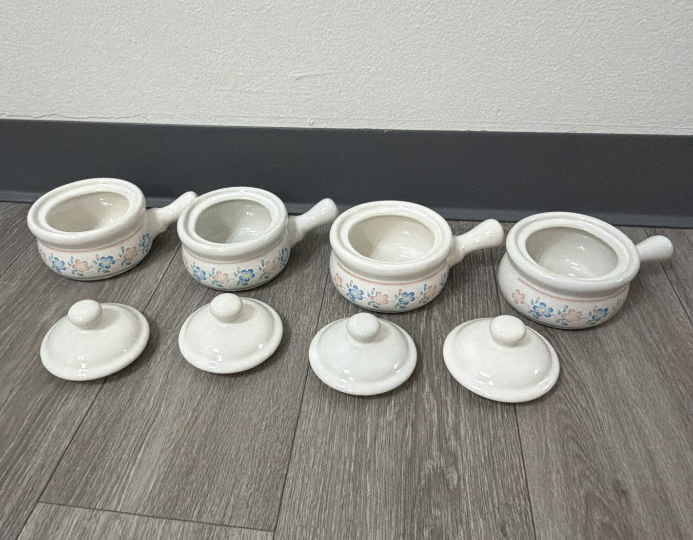 Vintage French Onion Soup Crock Bowl W/ Lid & Handle Blue Pink Flowers Set Of 4