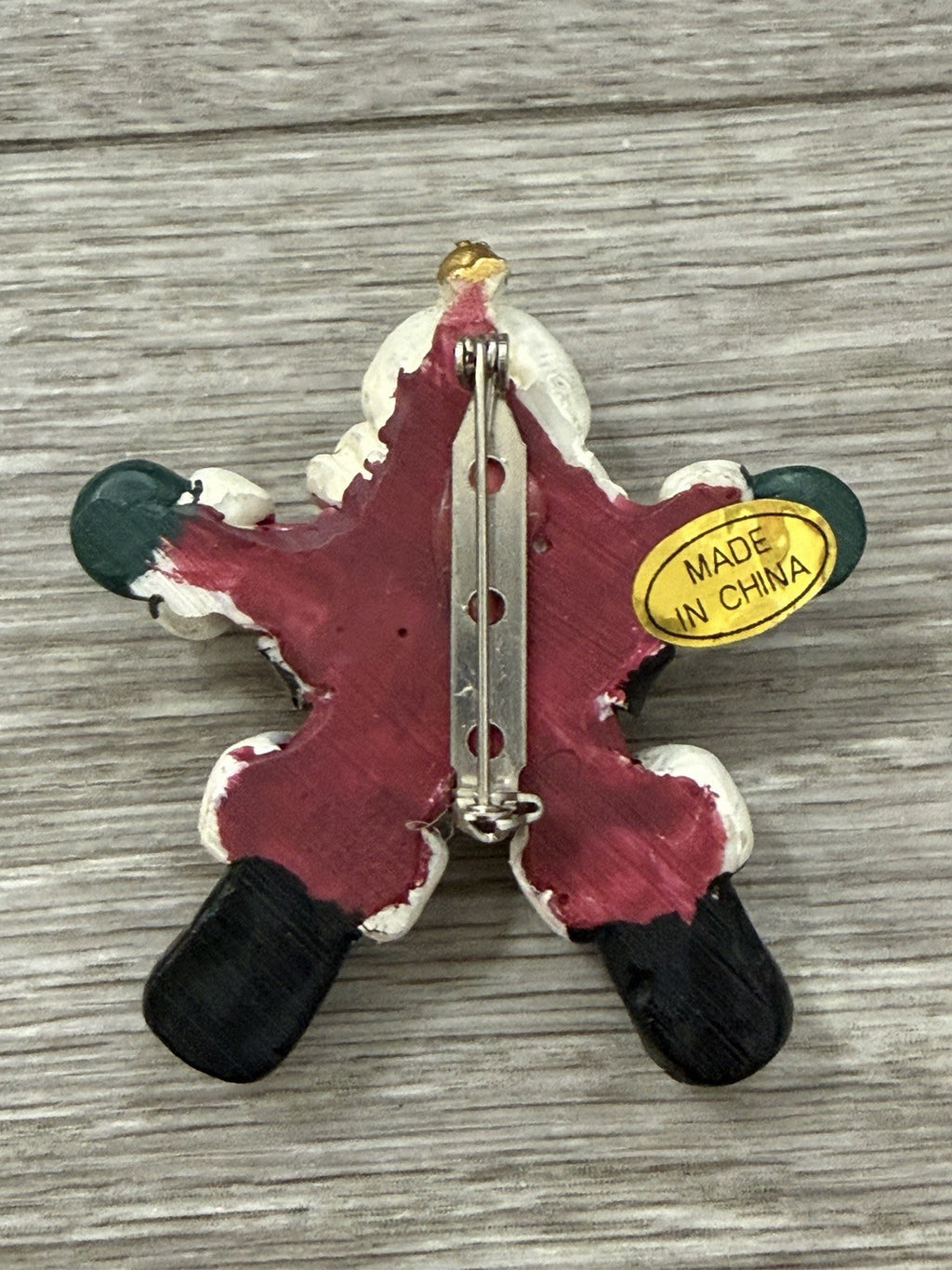 OLDER SANTA CLAUS CHRISTMAS PIN MADE OF DOUGH, RESIN?