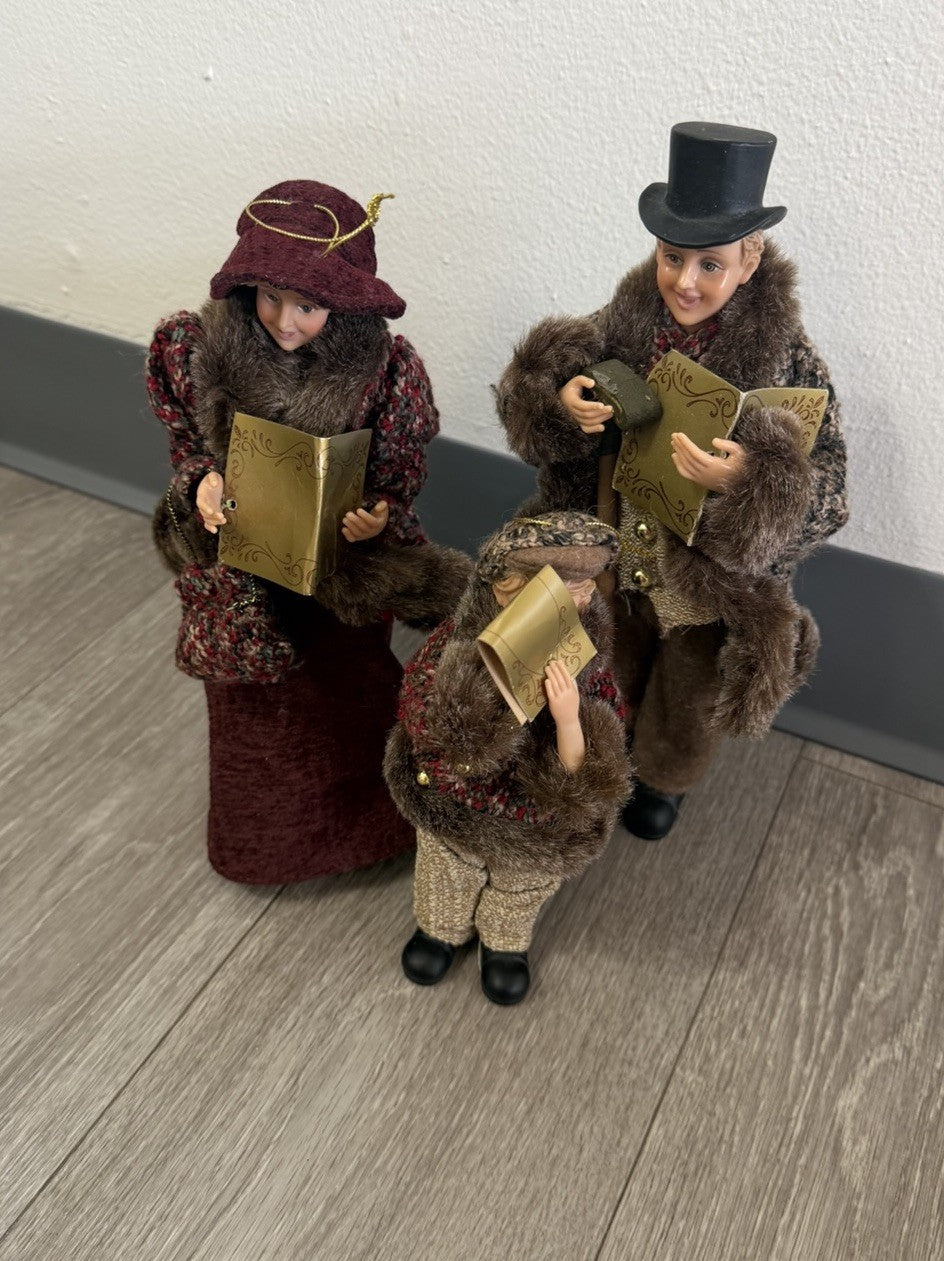 Vintage Christmas Carolers Caroling Dolls Tallest 11.25” Pacific Rim Holiday