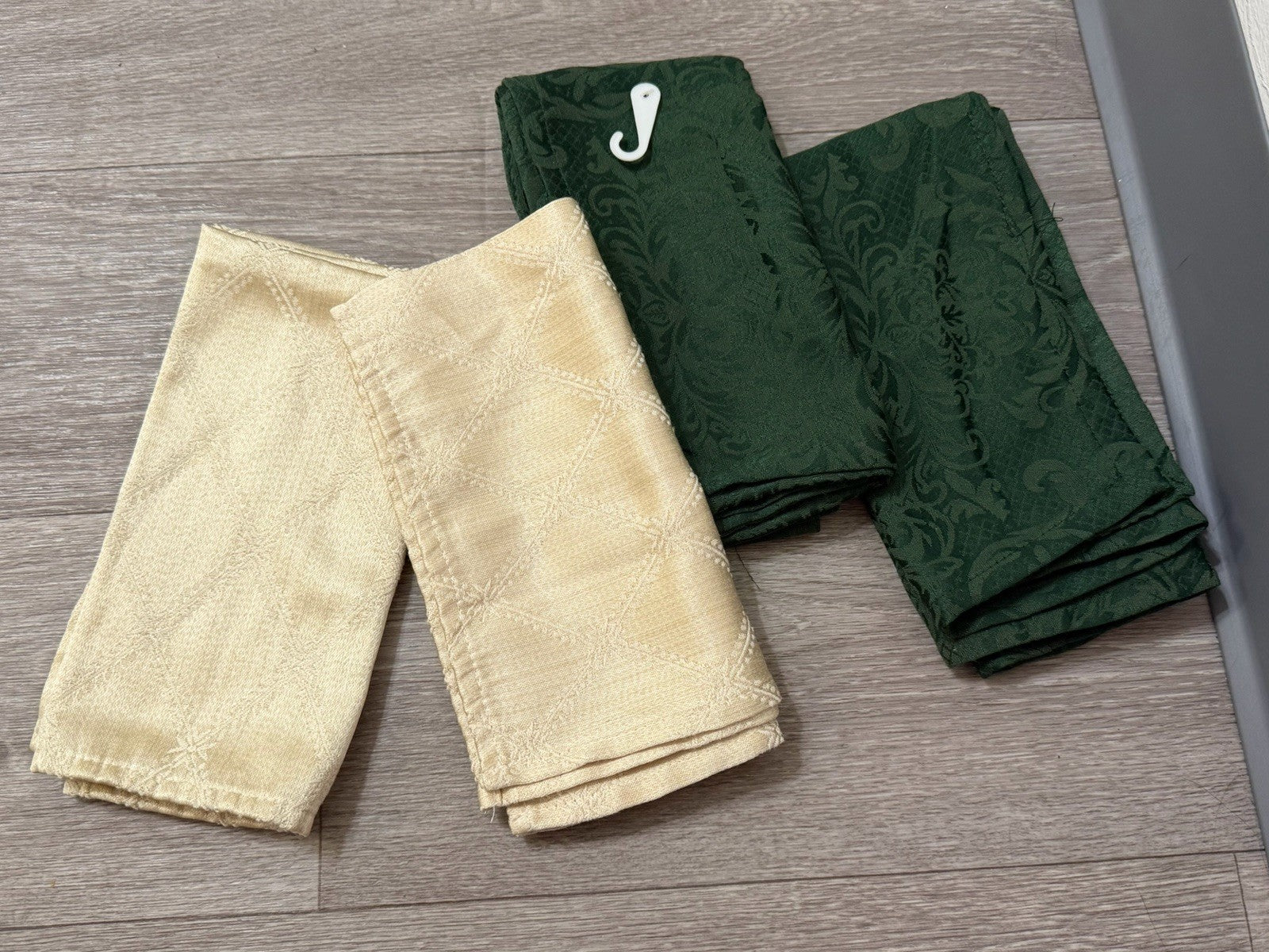 6 Cloth Napkins Cream & Green Festive Fall Holiday Jaclyn Smith Traditions