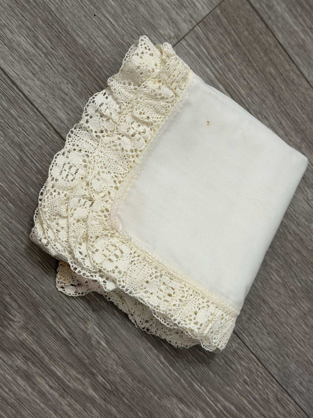 Vintage Handkerchief Crochet Edge 23" square approx. Floral Edge