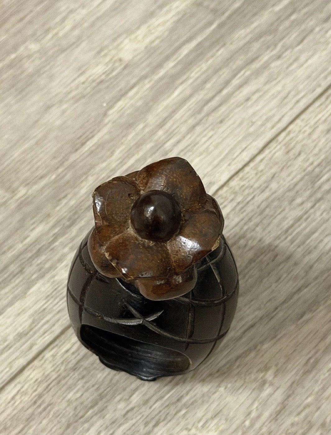 VINTAGE CARVED WOOD PINEAPPLE HAND HELD NUT CRACKER