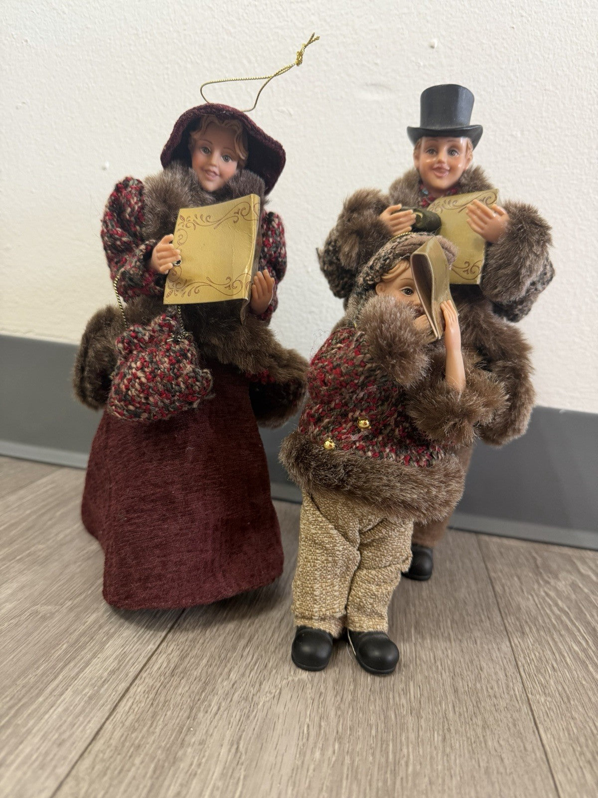 Vintage Christmas Carolers Caroling Dolls Tallest 11.25” Pacific Rim Holiday