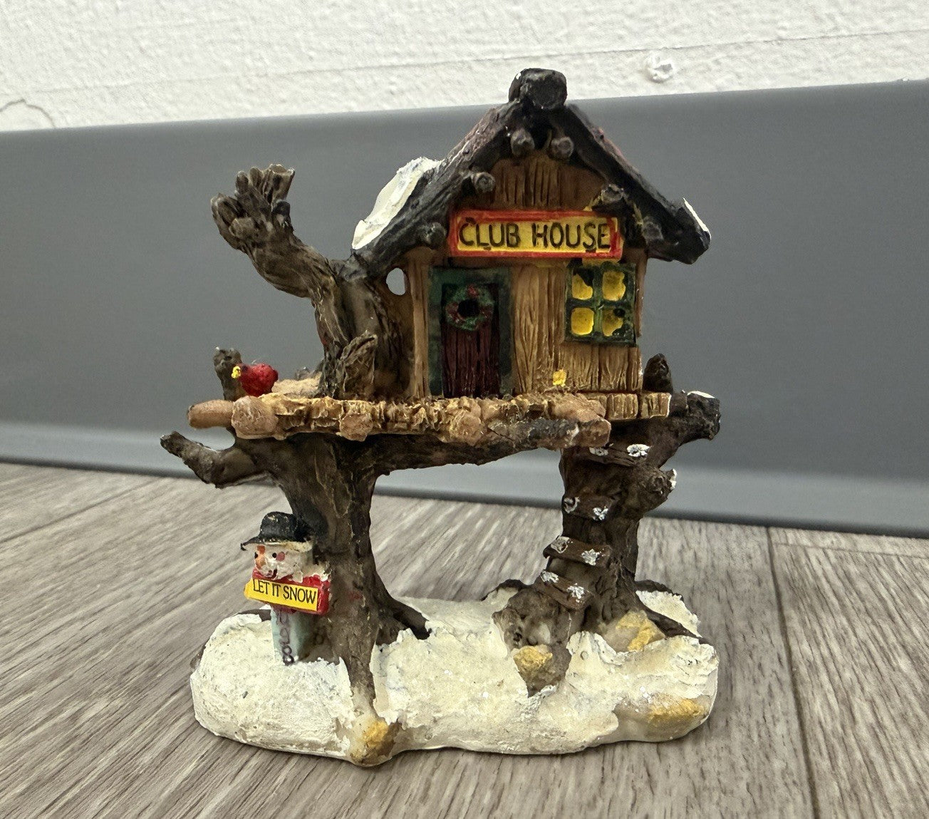 Vtg Cobblestone Corners Club / Tree House Christmas Village Accessory ‘02 Broken