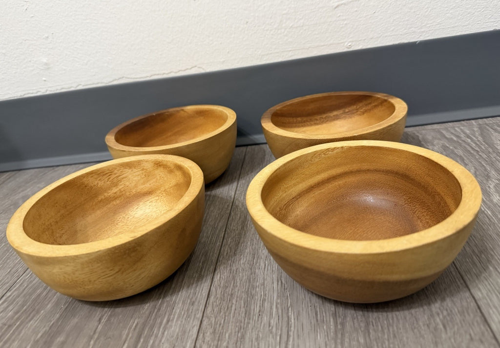 Wooden Bowels Set Of 4 Light Wood 5.75” Diameter 2.5” Tall