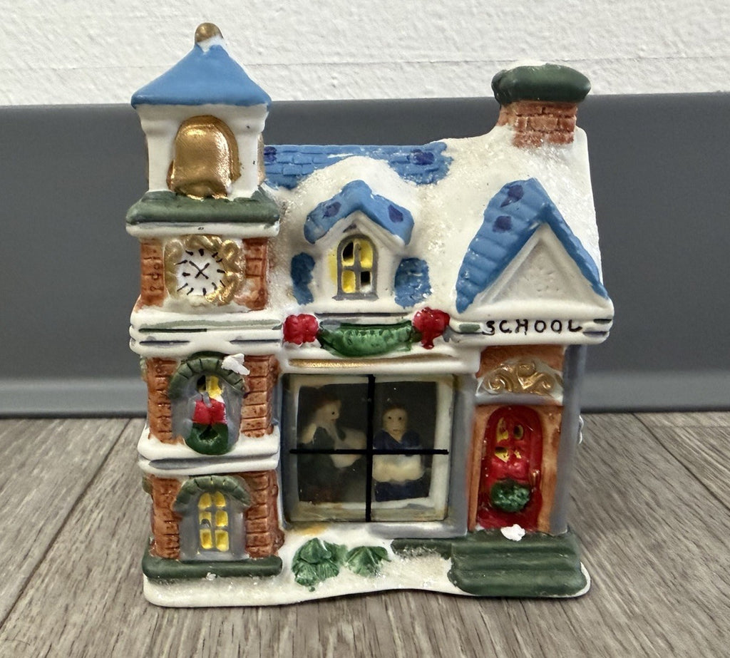 2004 Village Christmas School w/Window Decoration