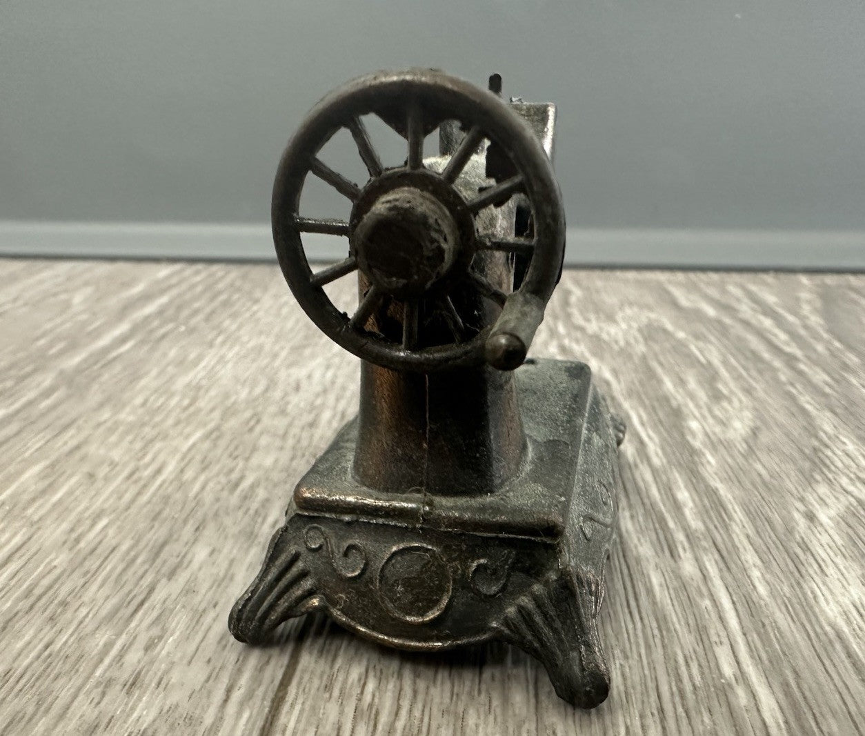 Durham Vintage Miniature Sewing Machine Die-cast Metal 1976 No. 3 Dollhouse