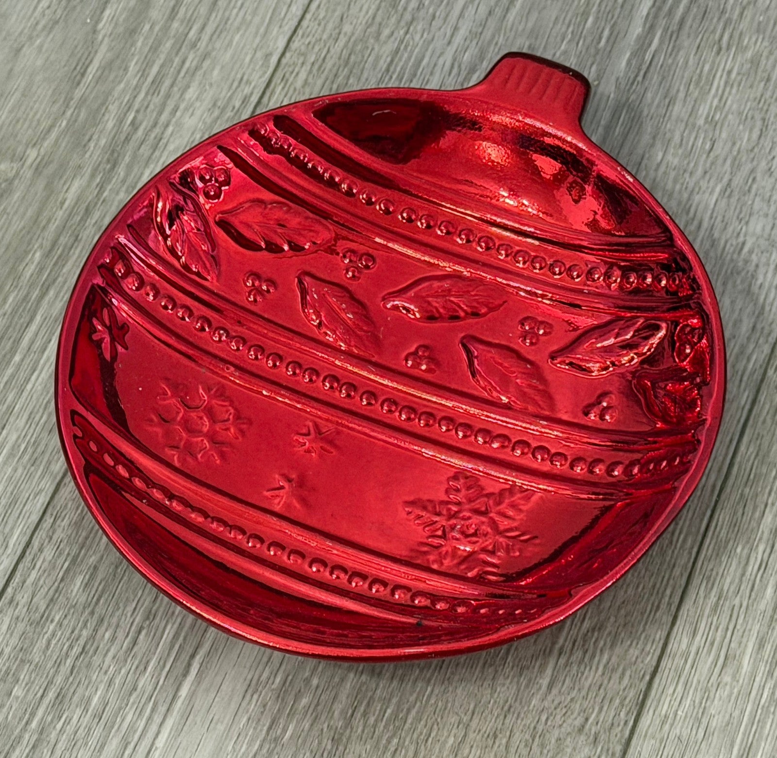 VTG Red Christmas Christmas Ball Ornament Candy Dish K’s Collection 7” Diameter
