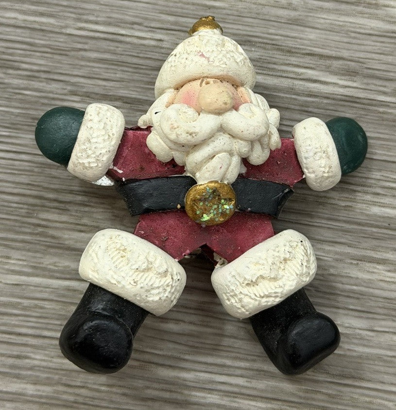 OLDER SANTA CLAUS CHRISTMAS PIN MADE OF DOUGH, RESIN?