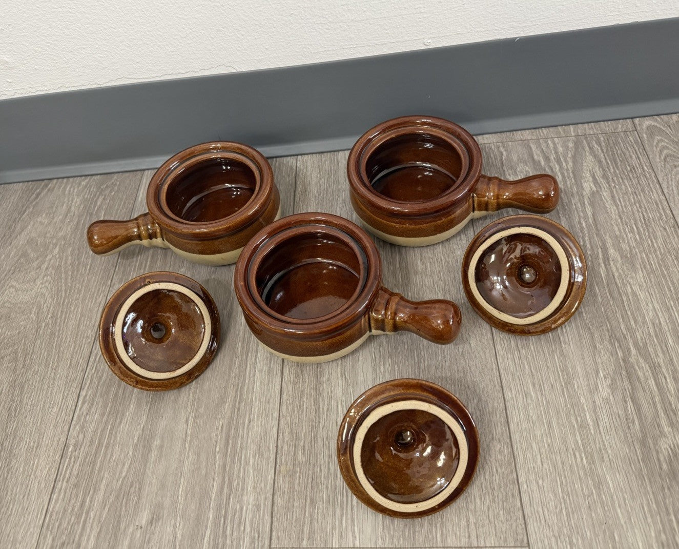 French Onion Crocks with Handle Stoneware with Lids/ Onion Soup Crocks/ Set of 3