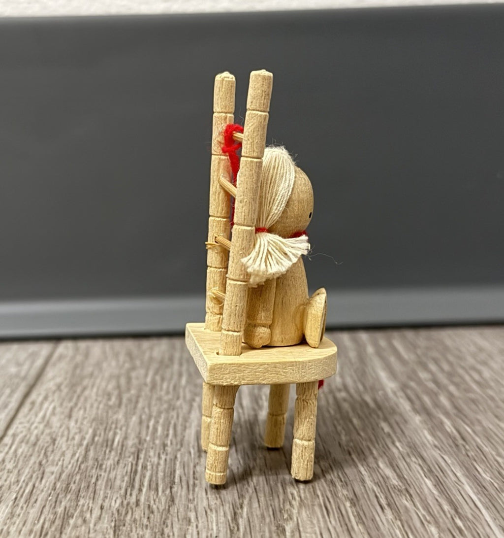 VINTAGE WOODEN GIRL SITTING ON CHAIR 3.25” ORNAMENT MADE IN TAIWAN (CB4408)