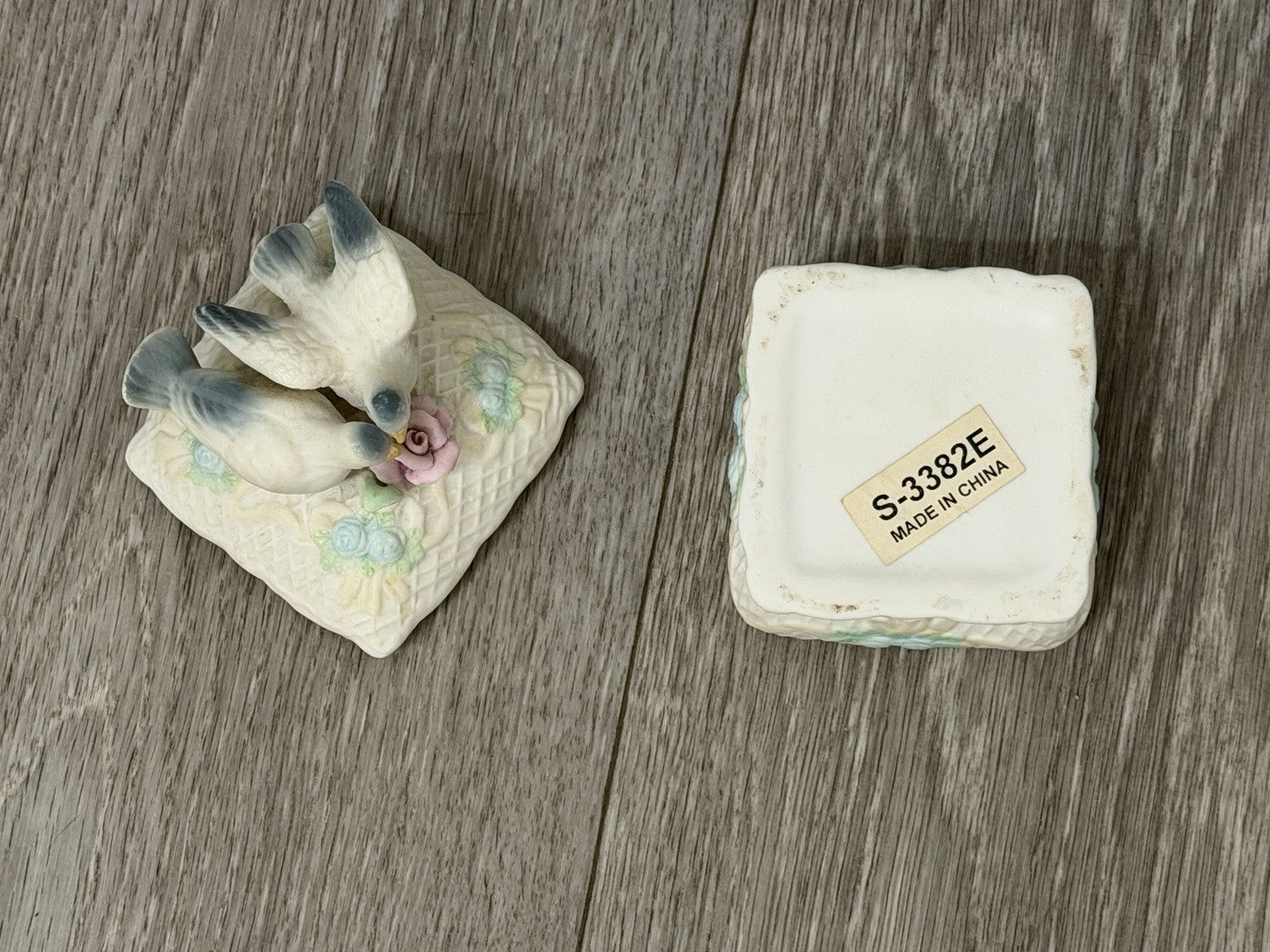 Vintage Porcelain Lovebirds Small Trinket Keepsake Box With Lid BROKEN LEAF Read