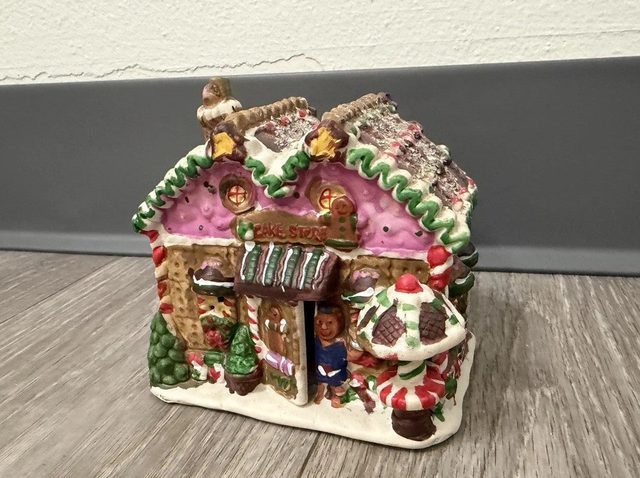 Vintage Ginger Frost Lane 2005 CAKE SHOP Christmas Collectible Village Holiday