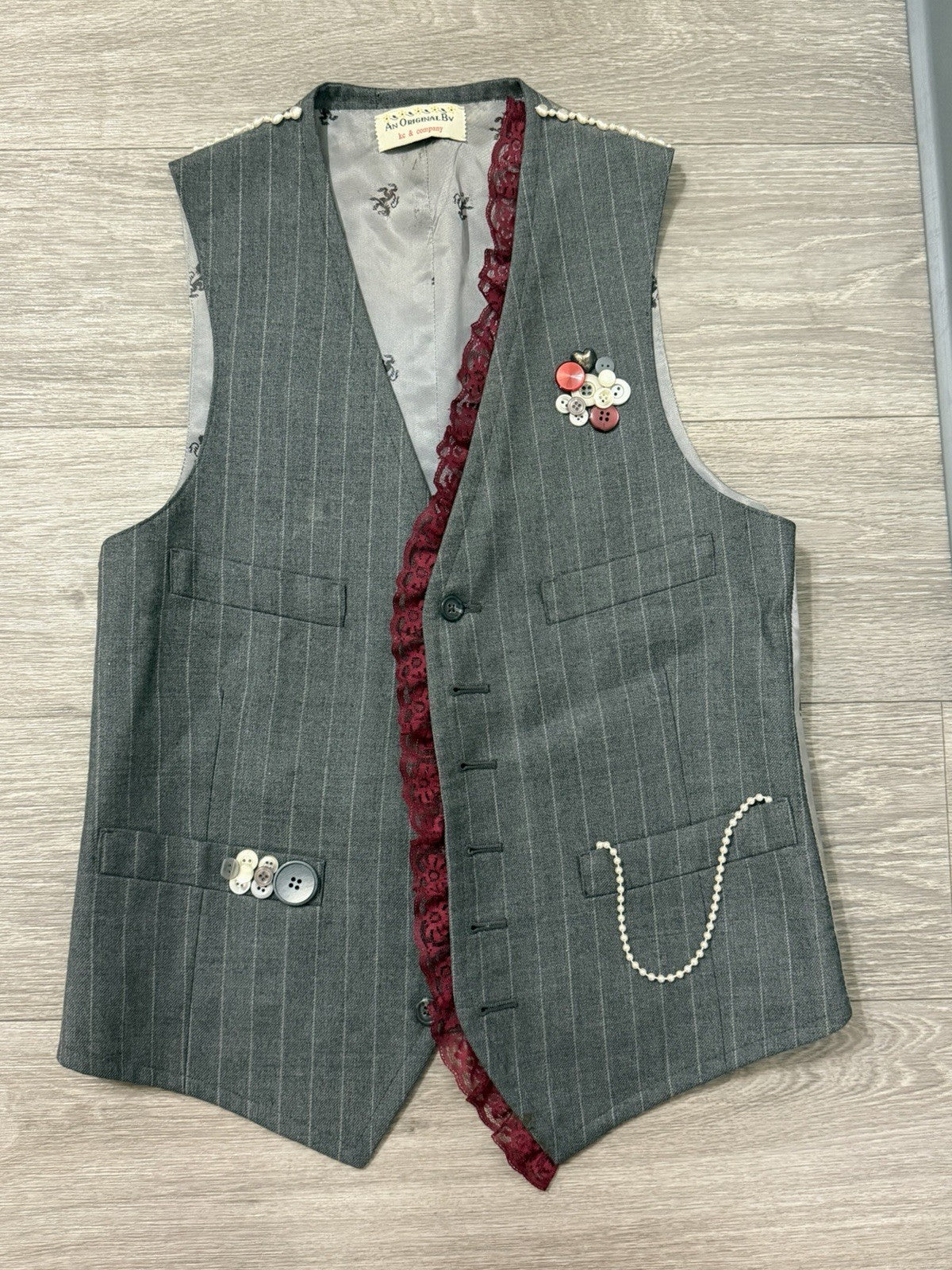 Women’s Vest With Buttons And Faux, Pearl Decorations And Lace ￼