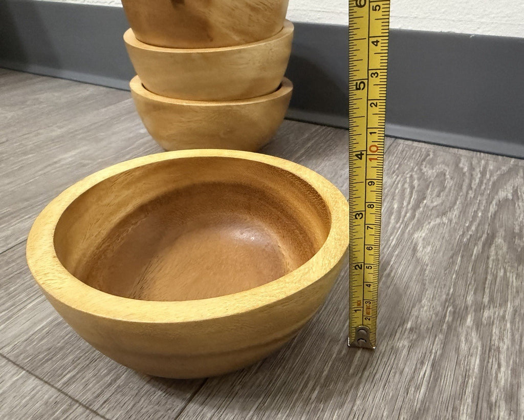 Wooden Bowels Set Of 4 Light Wood 5.75” Diameter 2.5” Tall