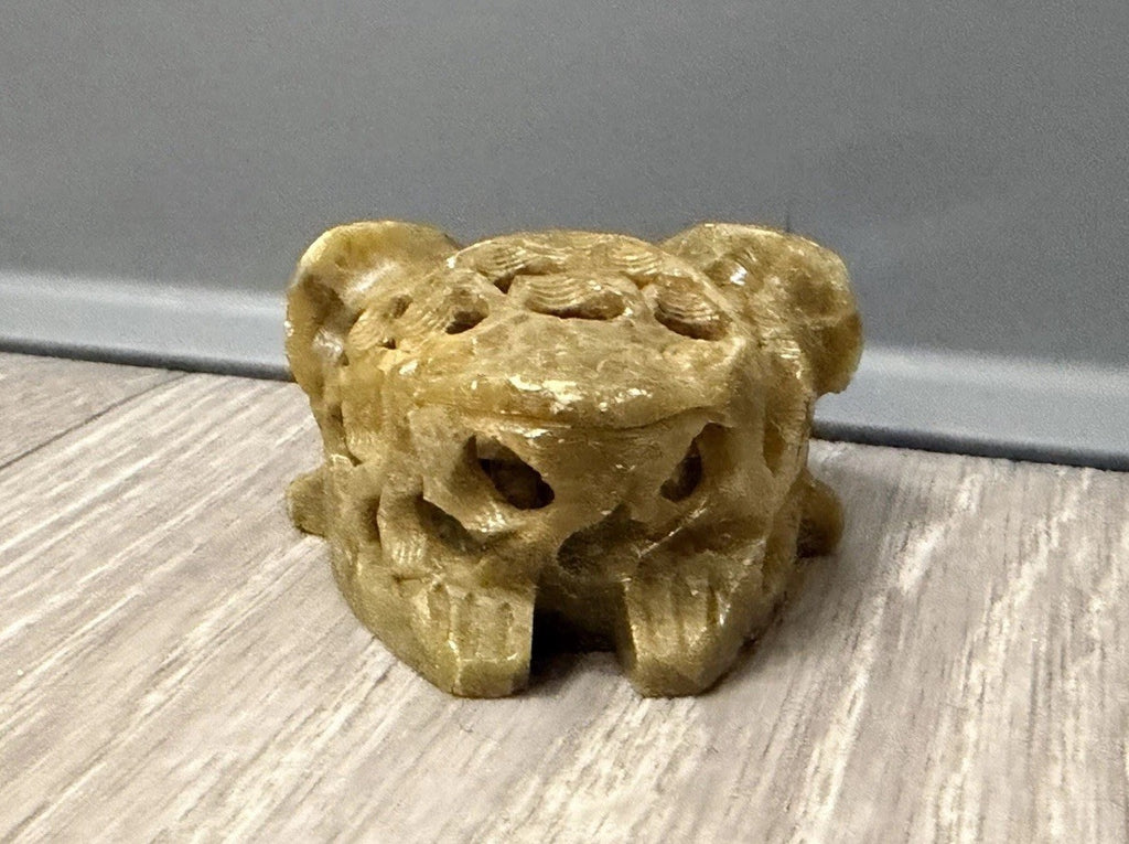 Soap Stone Hand Carved Green Frog Figurine 1 1/4" T x 2 3/4" x 2 1/2" India