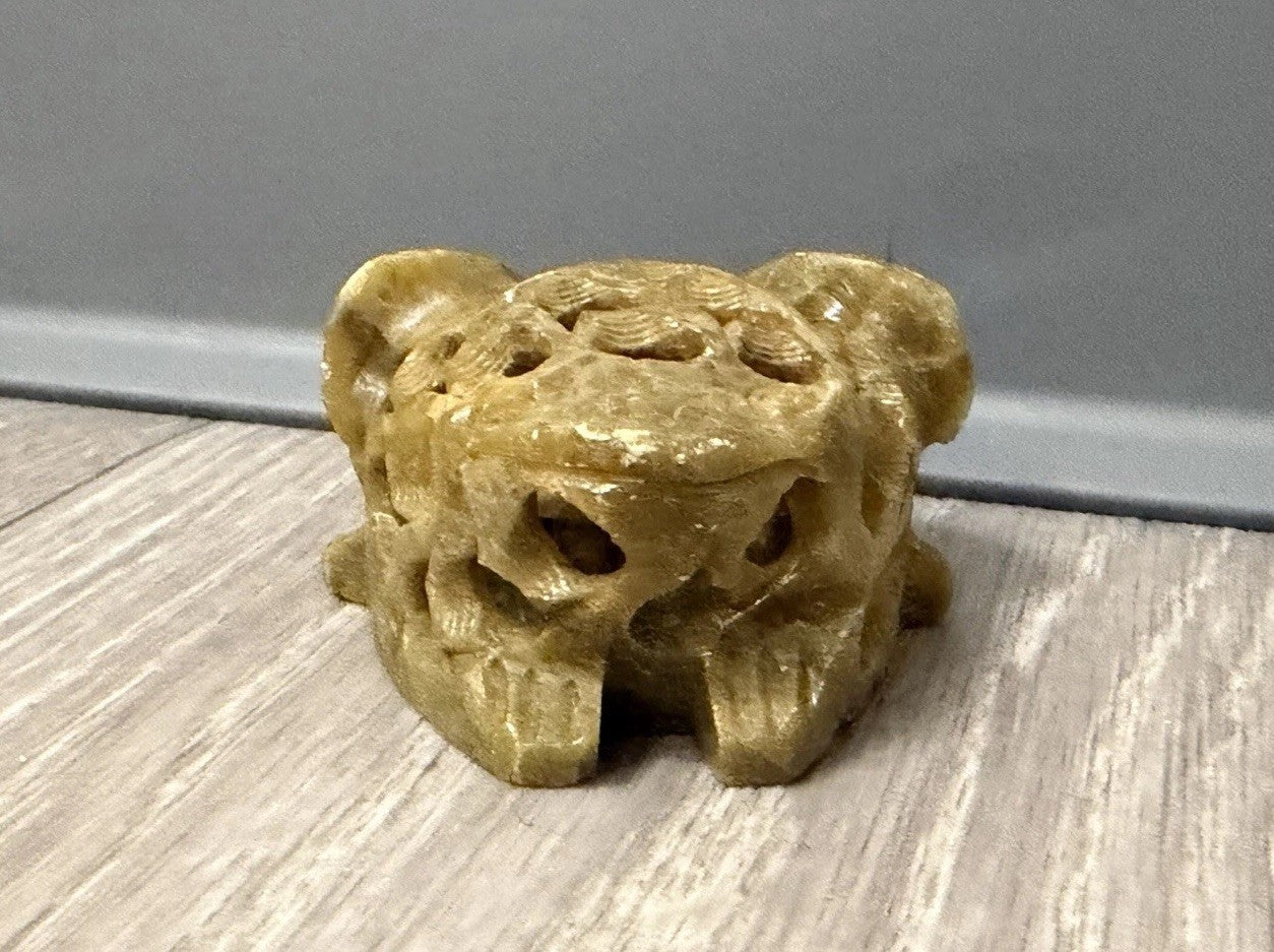 Soap Stone Hand Carved Green Frog Figurine 1 1/4" T x 2 3/4" x 2 1/2" India