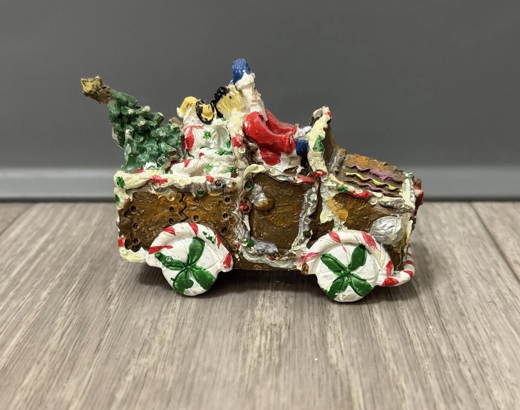 2005 Ginger Frost Lane Santa Claus Gingerbread Car w/ Tree Decoration