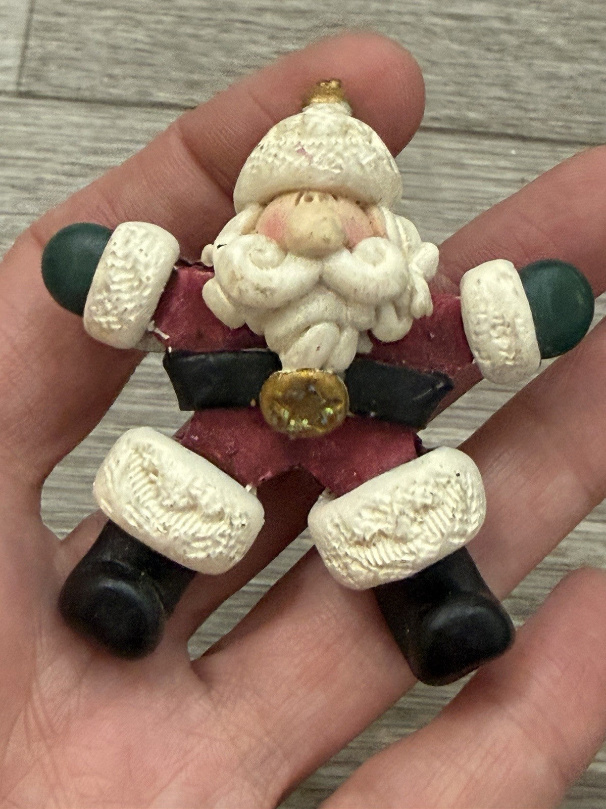 OLDER SANTA CLAUS CHRISTMAS PIN MADE OF DOUGH, RESIN?