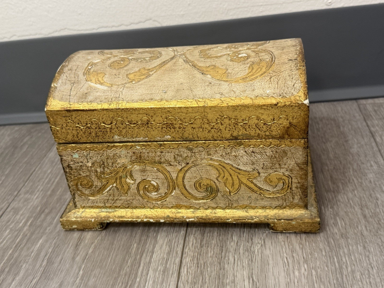 Vintage Domed Wood Gold Gilt Italian Florentine Footed Trinket Box 8”x5”x4.75”