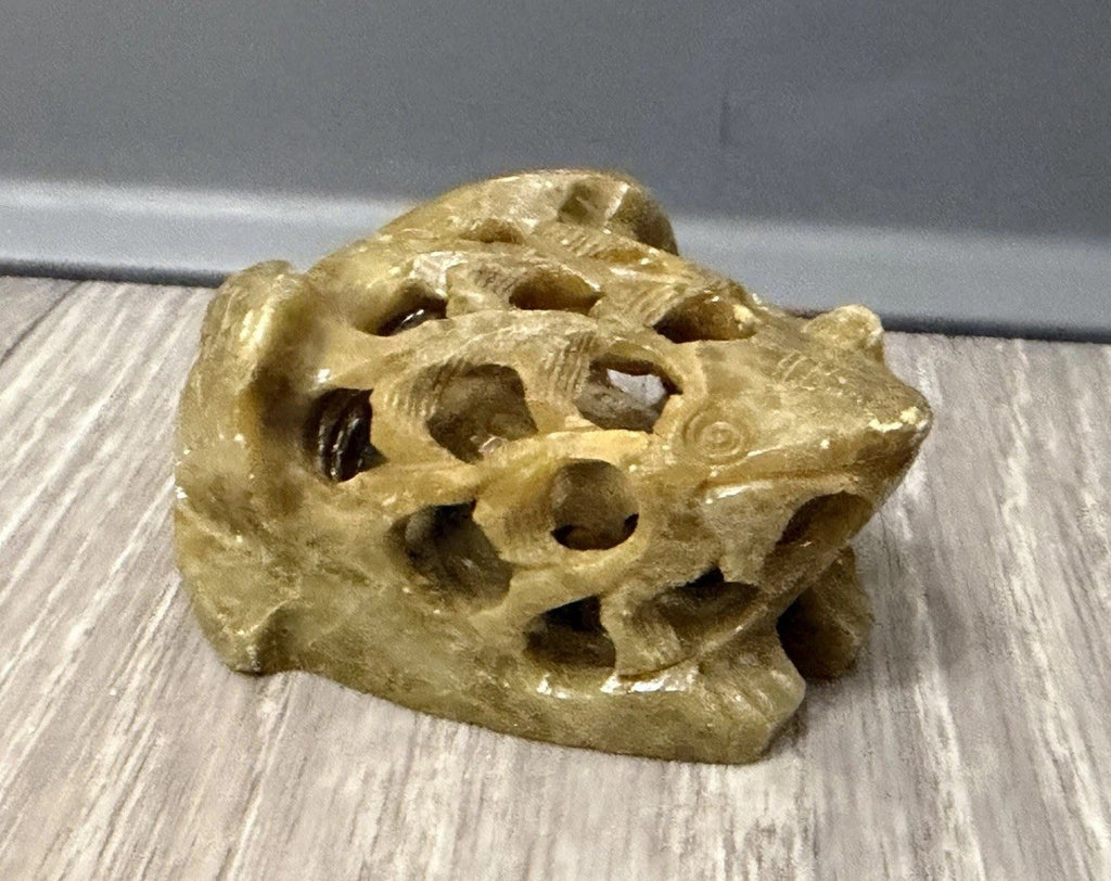 Soap Stone Hand Carved Green Frog Figurine 1 1/4" T x 2 3/4" x 2 1/2" India
