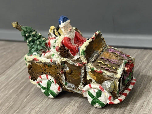 2005 Ginger Frost Lane Santa Claus Gingerbread Car w/ Tree Decoration