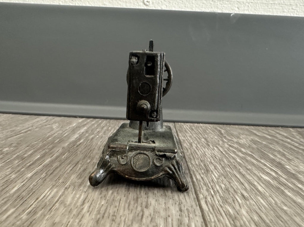 Durham Vintage Miniature Sewing Machine Die-cast Metal 1976 No. 3 Dollhouse